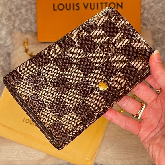 LOUIS VUITTON Tresor Wallet in Damier Ebene - Picture 4 of 16